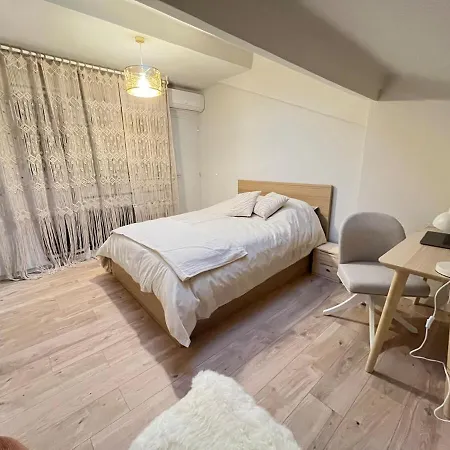Beautiful In The Center Of Apartment